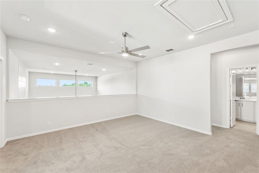 Spacious, unfurnished interior of a new home in Ridge Ranch, Mesquite (Image 19).