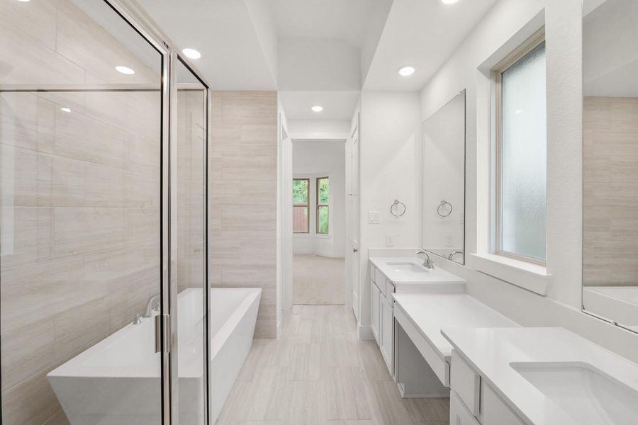 Furnished interior view inside a new home in Evergreen, Conroe (Image 10). Furnished interior view inside a new home in Evergreen, Conroe (Image 10).