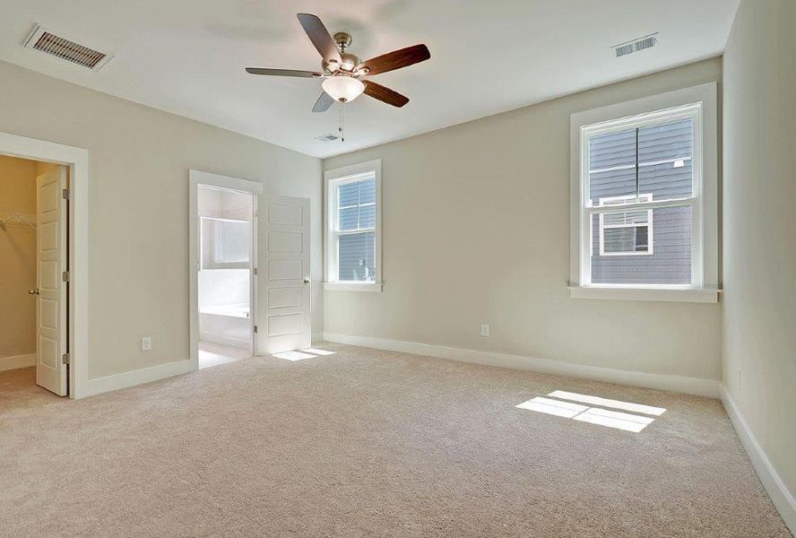 Spacious, unfurnished interior of a new home in Creek Pointe, Moncks Corner (Image 29).