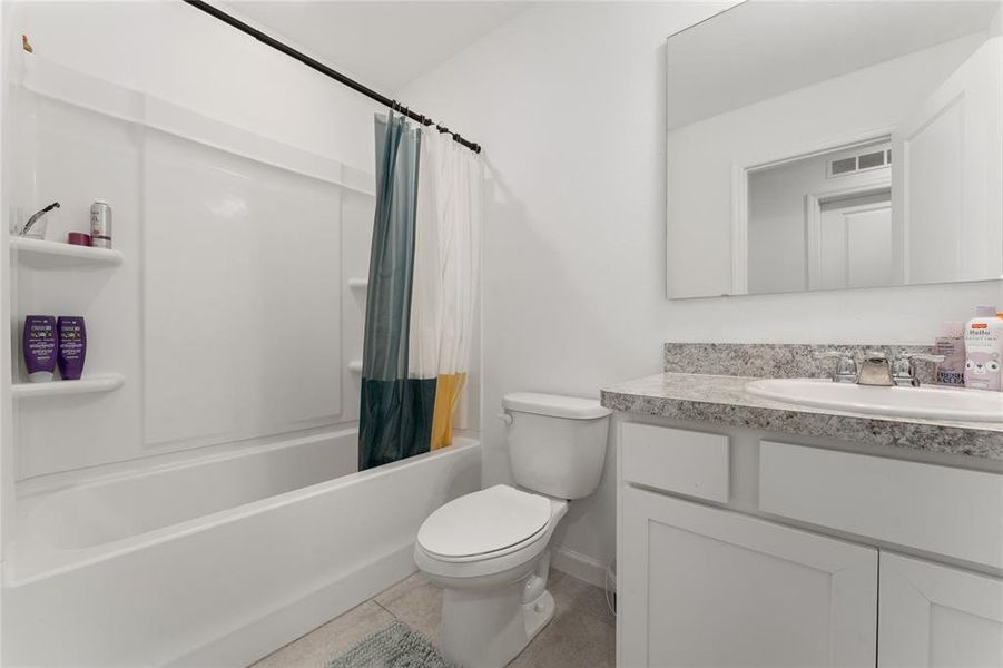 Furnished interior view inside a new home in Ashford Place, St. Cloud (Image 12).