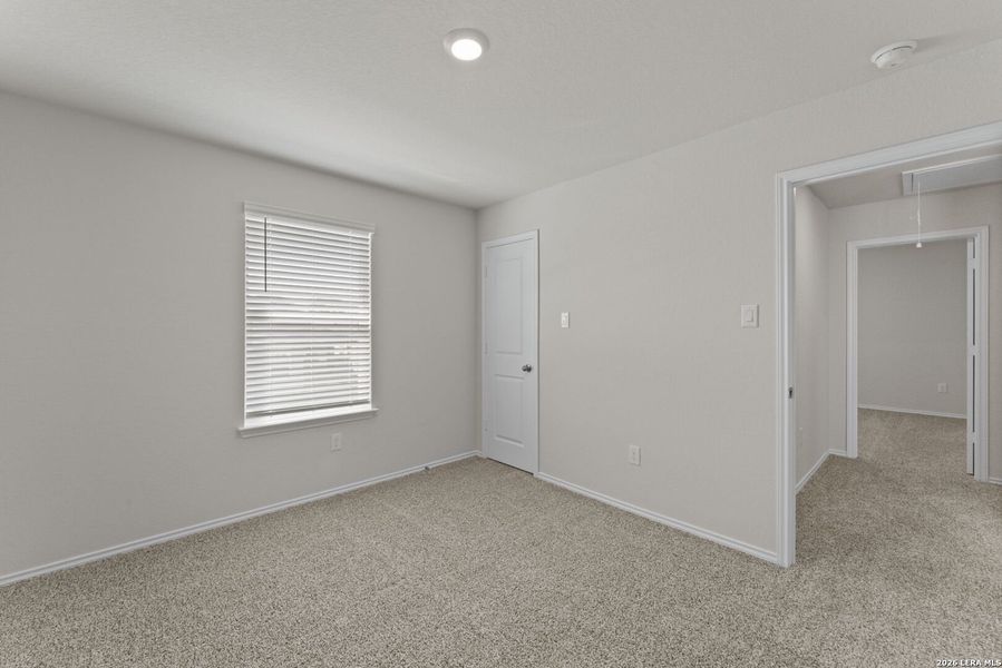 Spacious, unfurnished interior of a new home in Laurel Vistas, San Antonio (Image 29).