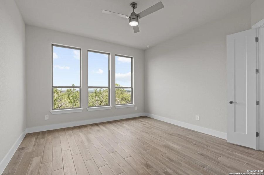 Spacious, unfurnished interior of a new home in Esperanza - 70', Boerne (Image 21).