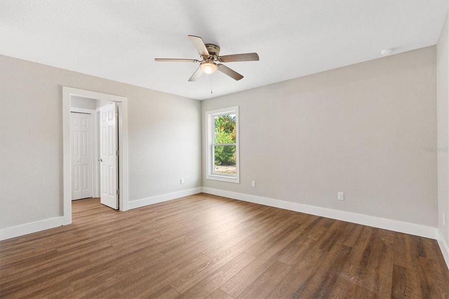 Spacious, unfurnished interior of a new home in , Ocklawaha (Image 27).