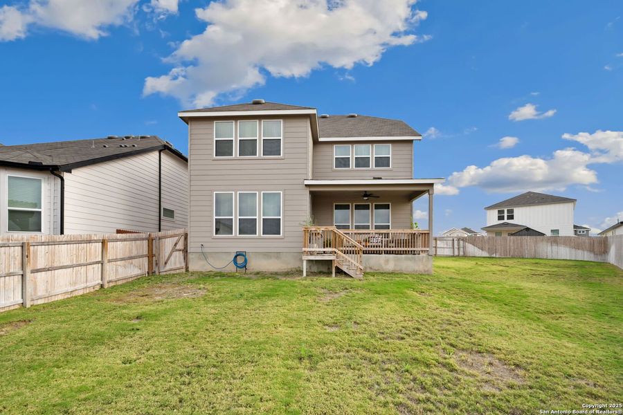 Exterior details and patio area of a home in Lily Springs, Seguin (Image 23).