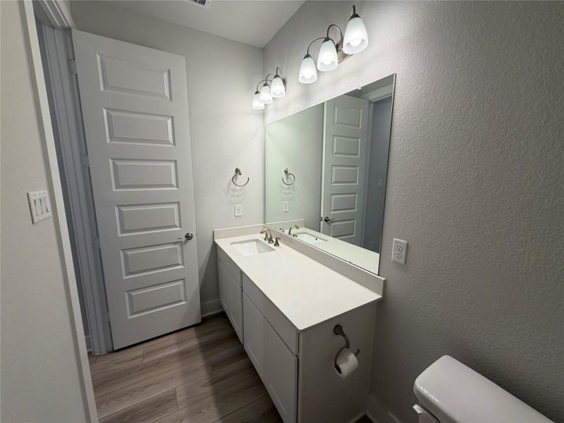 Full Bathroom Full Bathroom