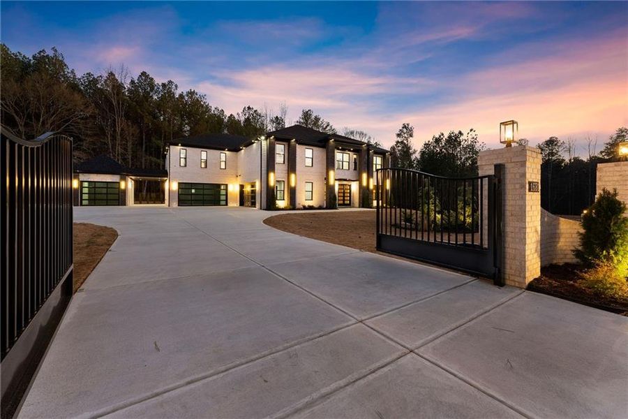 Image 101 of a home in .