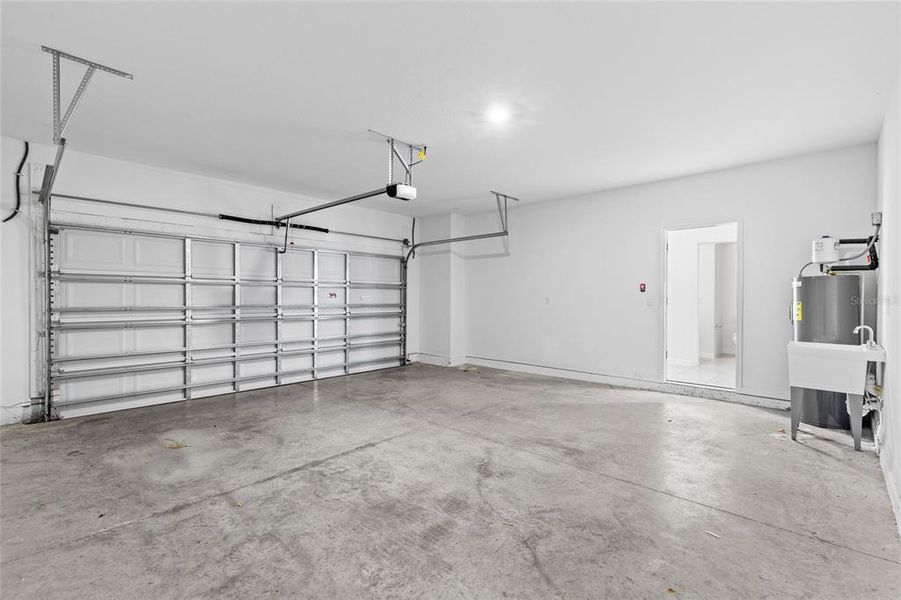 Image 33 of a home in Avalon Woods.