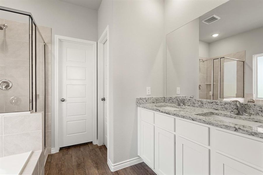 Furnished interior view inside a new home in Rocky Creek Crossing, Fort Worth (Image 5). Furnished interior view inside a new home in Rocky Creek Crossing, Fort Worth (Image 5).