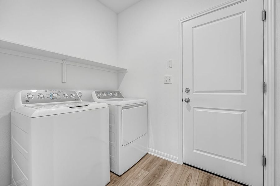 Representative interior finishes for a home built from the Capercaillie by Taylor Morrison in Longview, Del Valle (Image 8). Representative interior finishes for a home built from the Capercaillie by Taylor Morrison in Longview, Del Valle (Image 8).