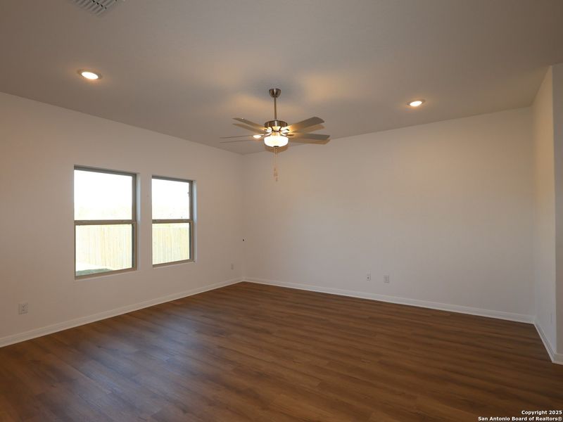 Spacious, unfurnished interior of a new home in Paloma Park, Converse (Image 18). Spacious, unfurnished interior of a new home in Paloma Park, Converse (Image 18).