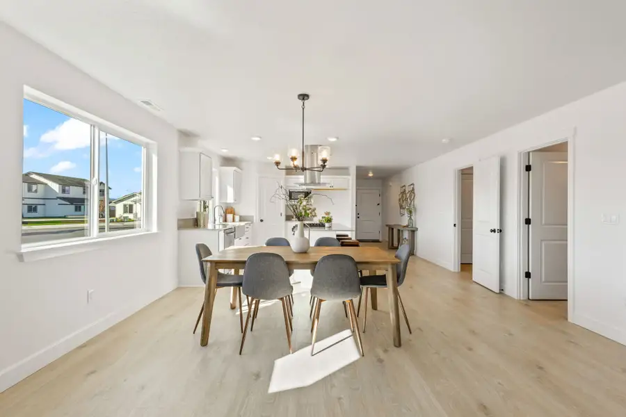 Representative furnished interior of a home built from the Aspen - IronHorse by MonteVista Homes in IronHorse, Prineville (Image 3).