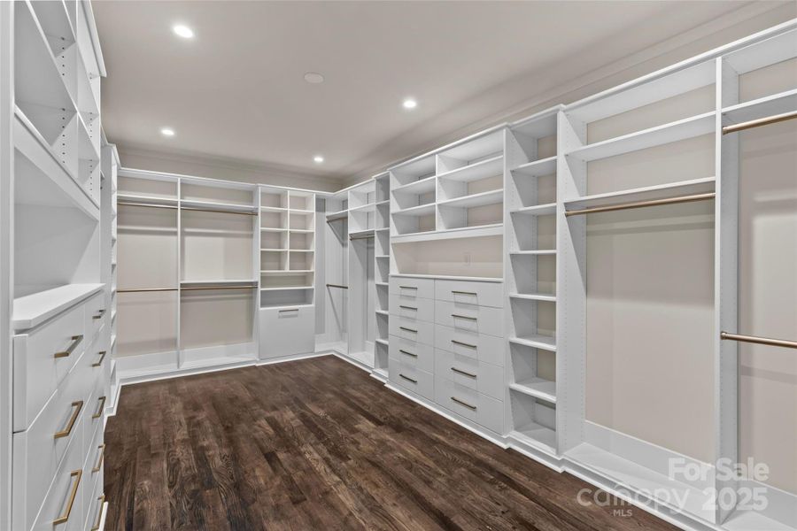 Spacious, unfurnished interior of a new home in , Charlotte (Image 39).