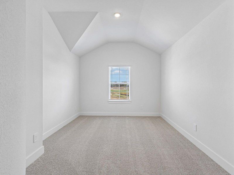 Spacious, unfurnished interior of a new home in Kingdom Heights, Rosenberg (Image 30).