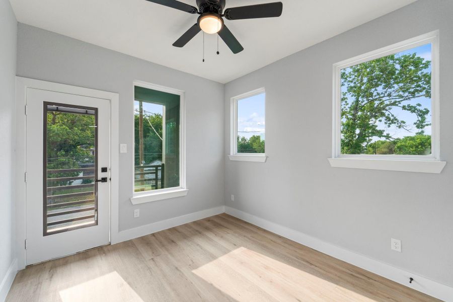 Spacious, unfurnished interior of a new home in , Houston (Image 15).