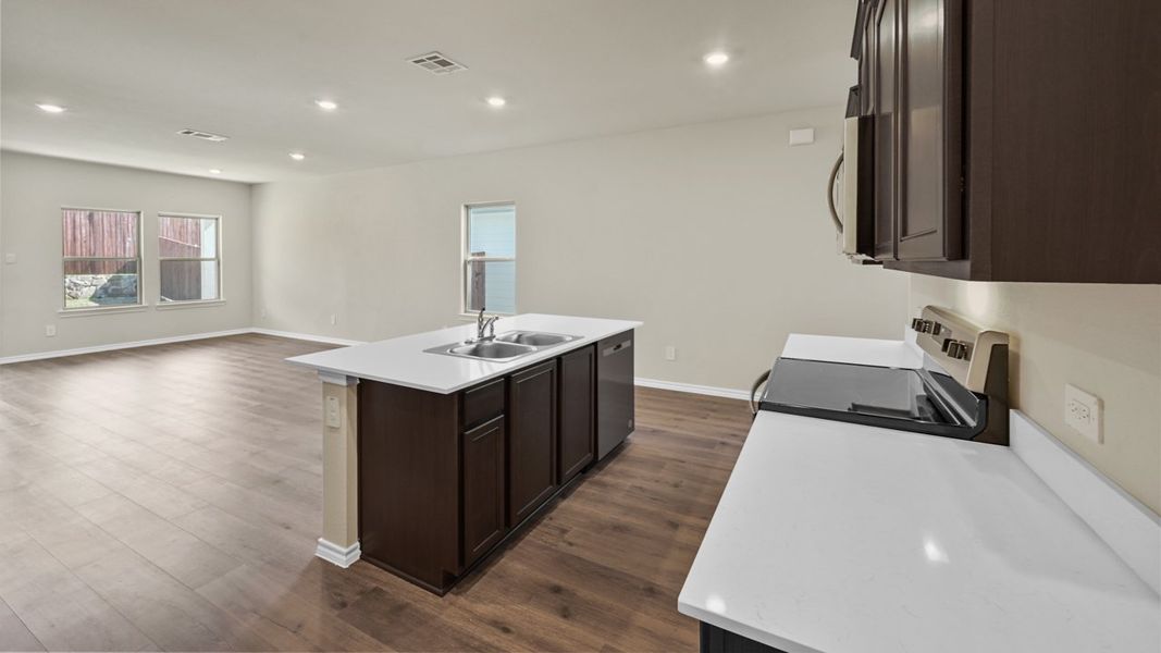 Furnished interior view inside a new home in Northspur, Terrell (Image 8).
