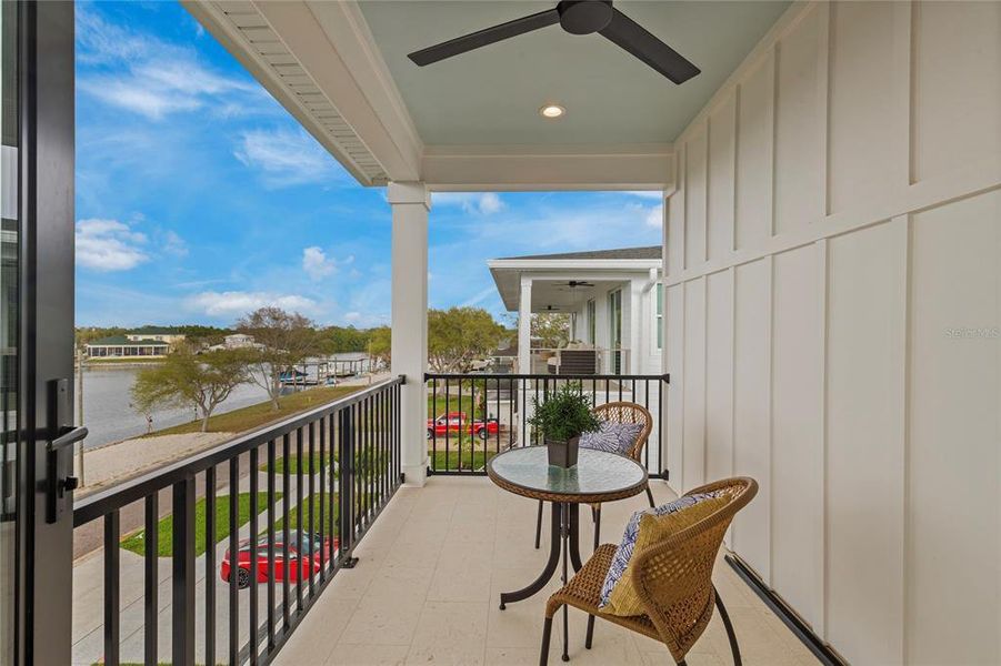 Exterior details and patio area of a home in , St. Petersburg (Image 26).