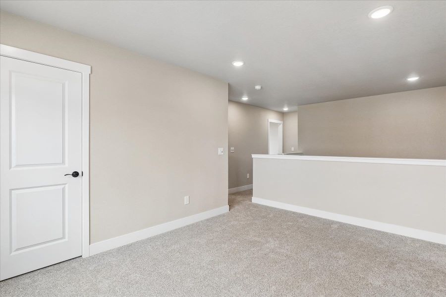 Spacious, unfurnished interior of a new home in Aspen Meadows-4, Colorado Springs (Image 14). Spacious, unfurnished interior of a new home in Aspen Meadows-4, Colorado Springs (Image 14).