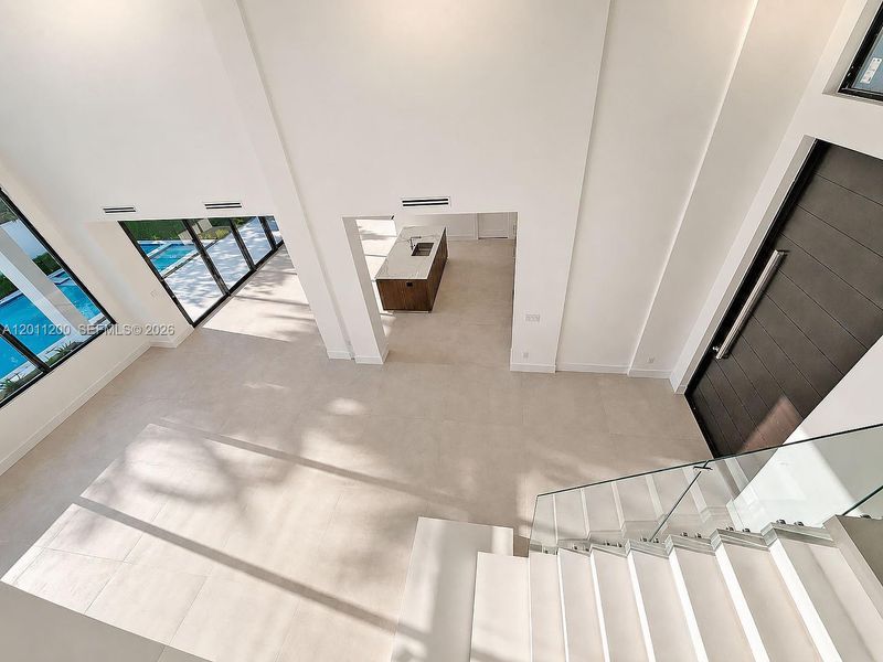 Spacious, unfurnished interior of a new home in , Miami Lakes (Image 70).
