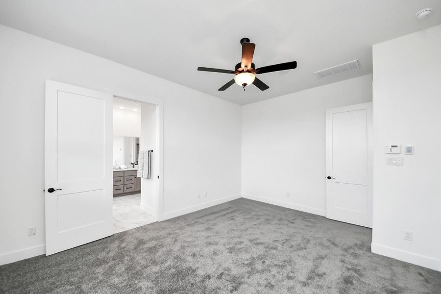 Spacious, unfurnished interior of a new home in Meridiana 50's, Manvel (Image 27).
