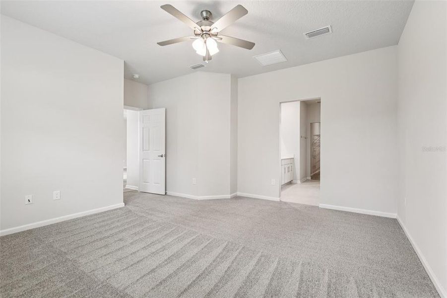 Spacious, unfurnished interior of a new home in , Palm Coast (Image 17).