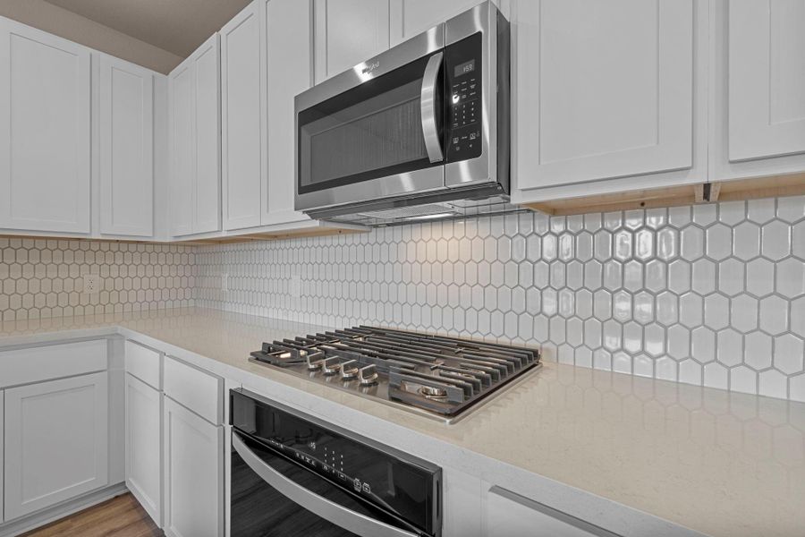 Close-up of interior finishes inside a home in Laurel Landing 40', Alvin (Image 9).