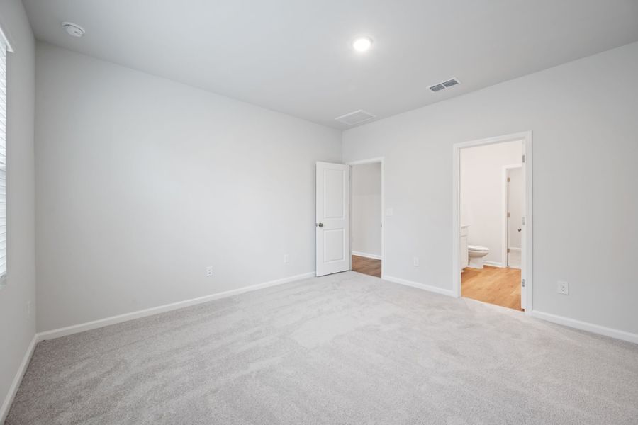 Spacious, unfurnished interior of a new home in Grand Arbor, Blythewood (Image 26).