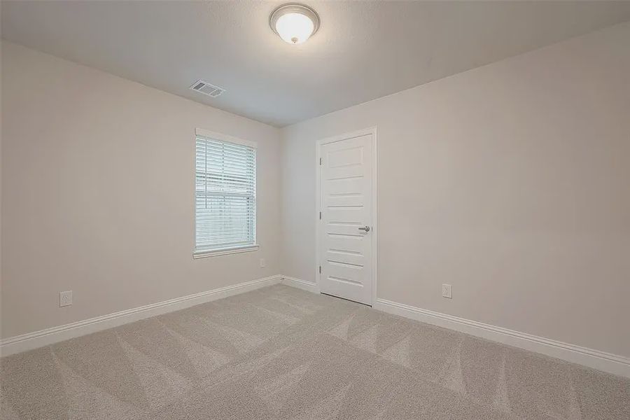 Spacious, unfurnished interior of a new home in Bayou Maison, Dickinson (Image 16).