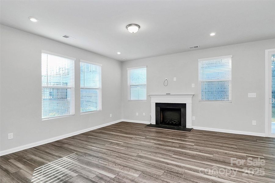 Spacious, unfurnished interior of a new home in Somerset, Fort Mill (Image 35). Spacious, unfurnished interior of a new home in Somerset, Fort Mill (Image 35).