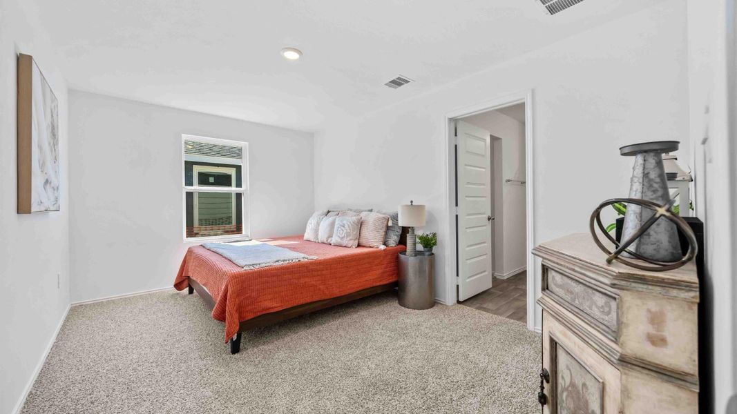Representative furnished interior of a home built from the Atlanta by D.R. Horton in Garver Heights, Houston (Image 8).