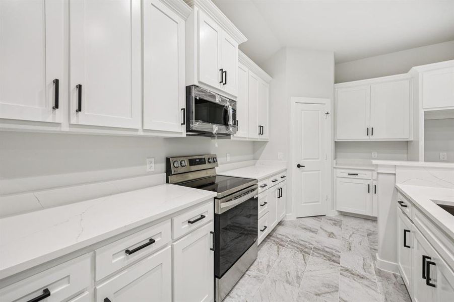 Furnished interior view inside a new home in , Fort Worth (Image 8).