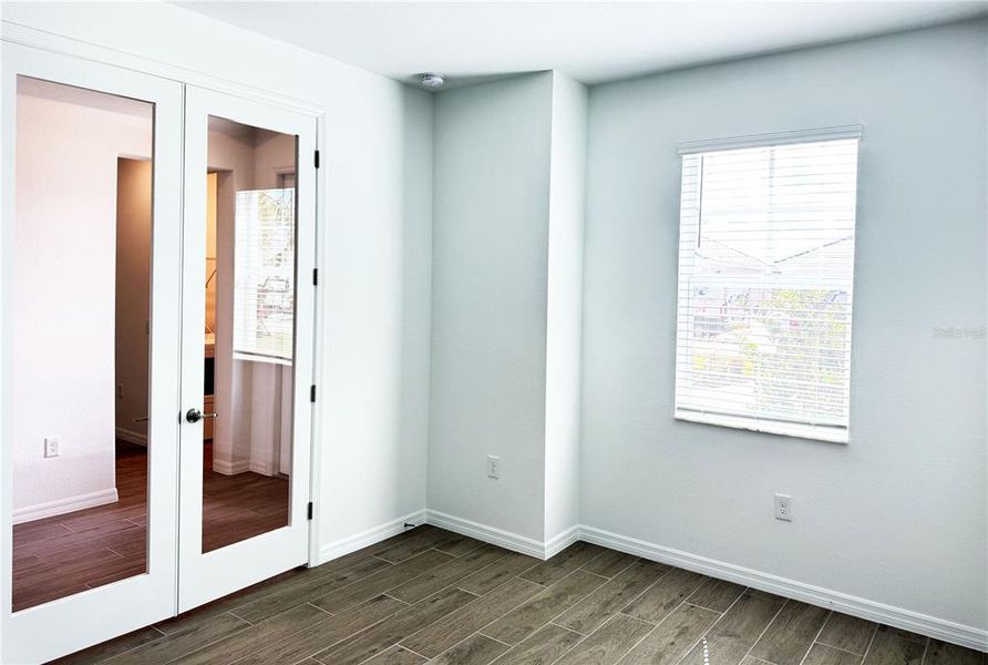 Spacious, unfurnished interior of a new home in Heritage Landing: Executive Homes, Punta Gorda (Image 22). Spacious, unfurnished interior of a new home in Heritage Landing: Executive Homes, Punta Gorda (Image 22).