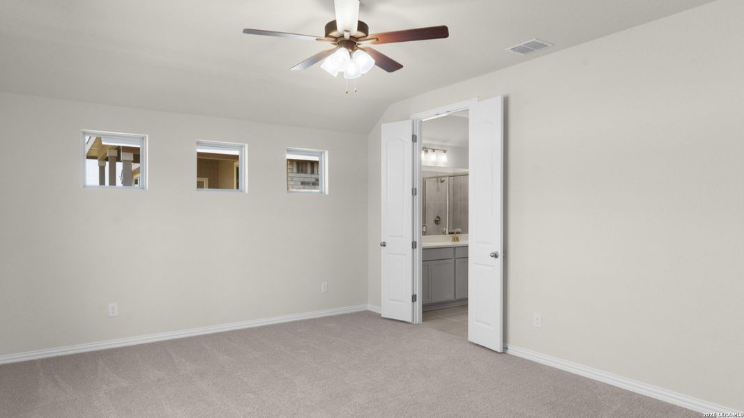 Spacious, unfurnished interior of a new home in Meyer Ranch - Enclave, New Braunfels (Image 11). Spacious, unfurnished interior of a new home in Meyer Ranch - Enclave, New Braunfels (Image 11).