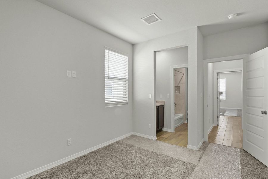 Representative unfurnished interior of a home built from the Texas Sage by View Homes in Campo Del Sol, El Paso (Image 13). Representative unfurnished interior of a home built from the Texas Sage by View Homes in Campo Del Sol, El Paso (Image 13).