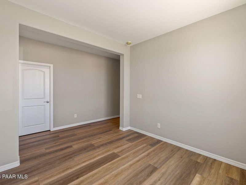 Spacious, unfurnished interior of a new home in North Ridge at Pronghorn Ranch, Prescott Valley (Image 22).