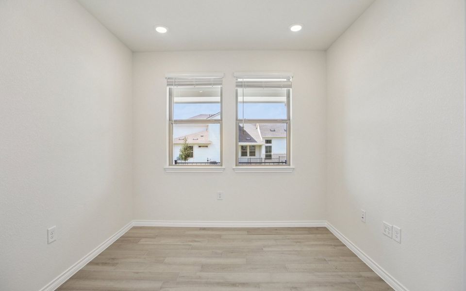 Spacious, unfurnished interior of a new home in Villas at Kissing Tree, San Marcos (Image 15).