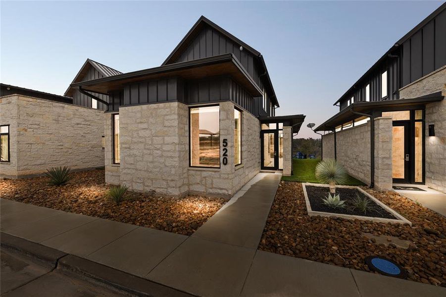 Exterior details and patio area of a home in , Iredell (Image 20).