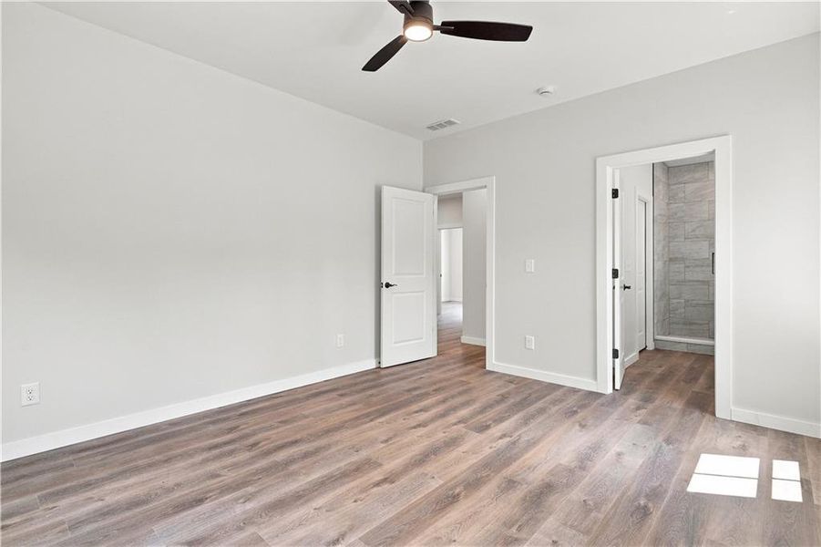 Spacious, unfurnished interior of a new home in , Talking Rock (Image 38).