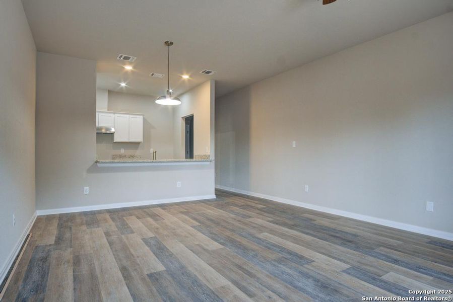 Spacious, unfurnished interior of a new home in , San Antonio (Image 13).
