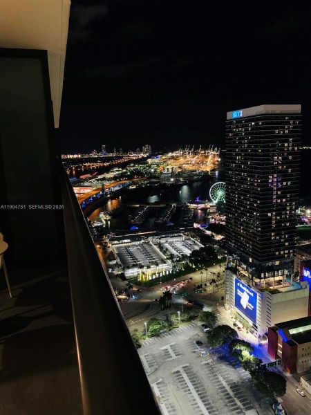 Condo located in Miami, FL showcasing its design and architecture (Image 25).