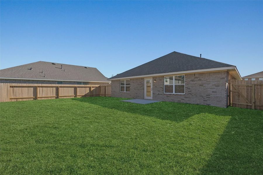Exterior details and patio area of a home in Grand Oaks Reserve, Cleveland (Image 4).