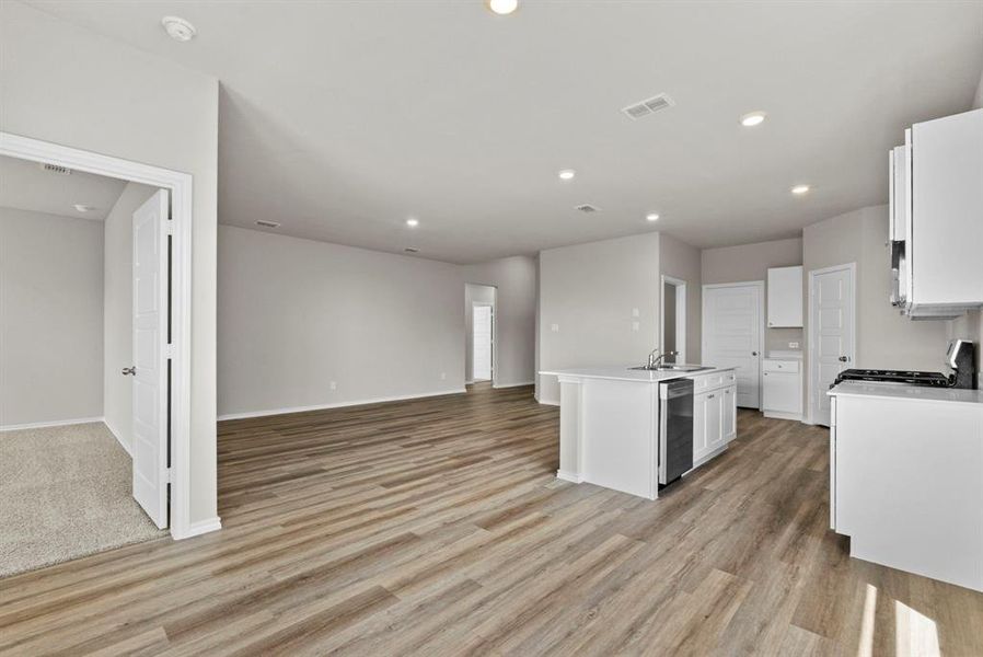 Spacious, unfurnished interior of a new home in Terra Trace, Fort Worth (Image 21). Spacious, unfurnished interior of a new home in Terra Trace, Fort Worth (Image 21).