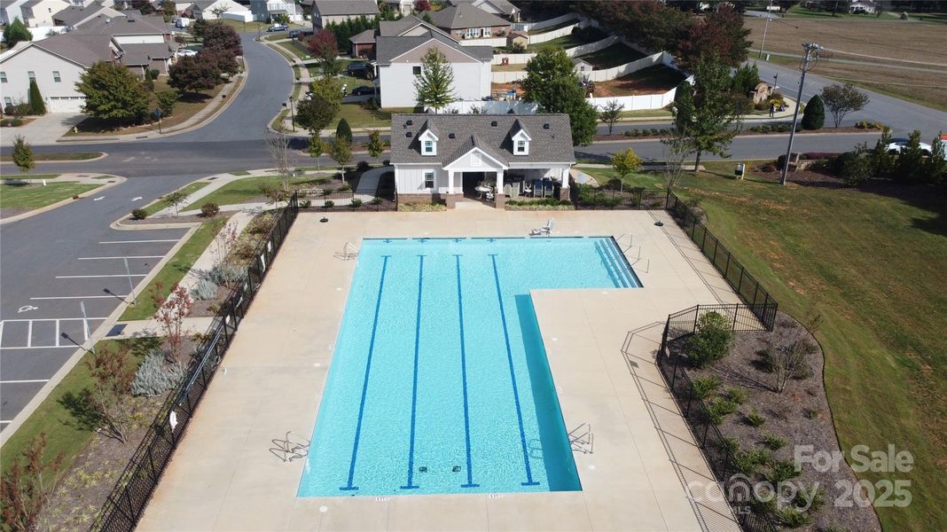 Image 18 of a home in Hidden Lakes.
