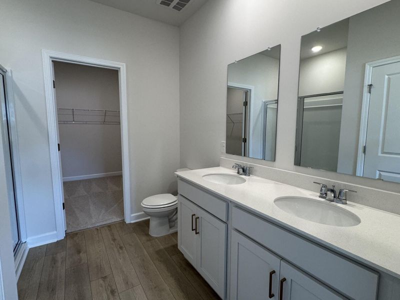 Furnished interior view inside a new home in , Ravenel (Image 8).