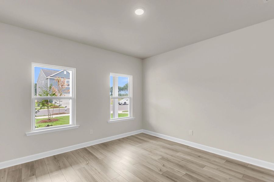 Spacious, unfurnished interior of a new home in Watson Hill, Summerville (Image 17).