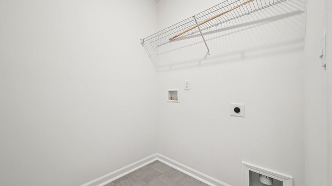 Spacious, unfurnished interior of a new home in Chapel Townes, Raleigh (Image 27).