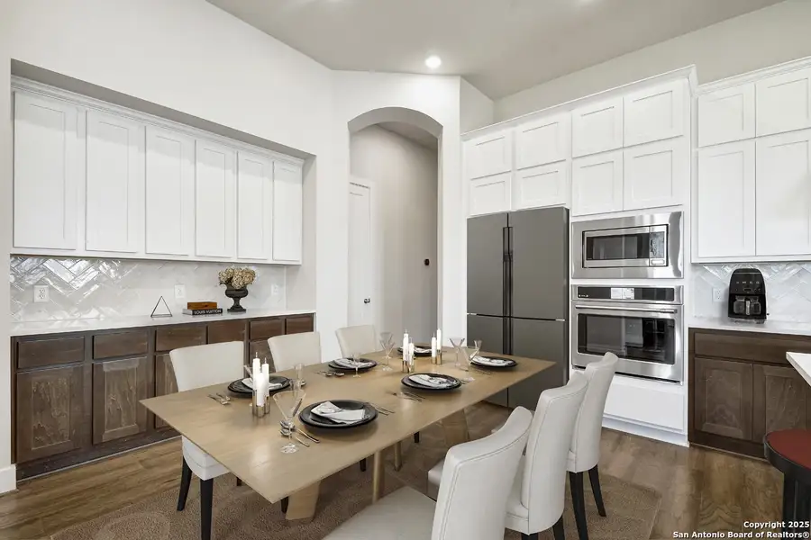 Furnished interior view inside a new home in Homestead, Schertz (Image 5).