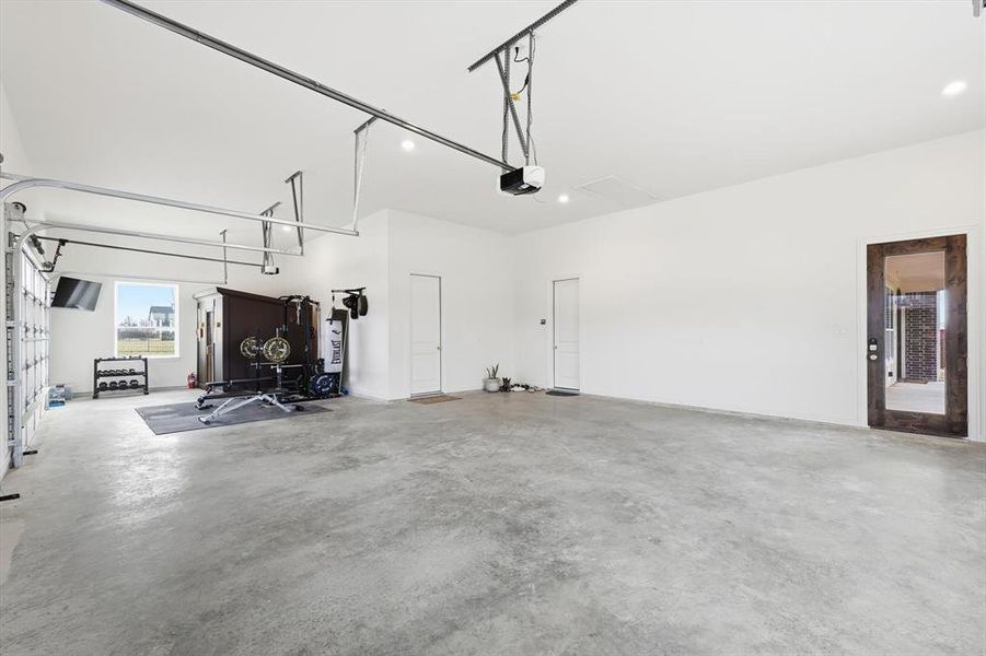 Spacious, unfurnished interior of a new home in , Melissa (Image 18).