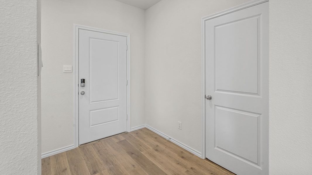 Spacious, unfurnished interior of a new home in Oak Valley Estates, Bullard (Image 14).