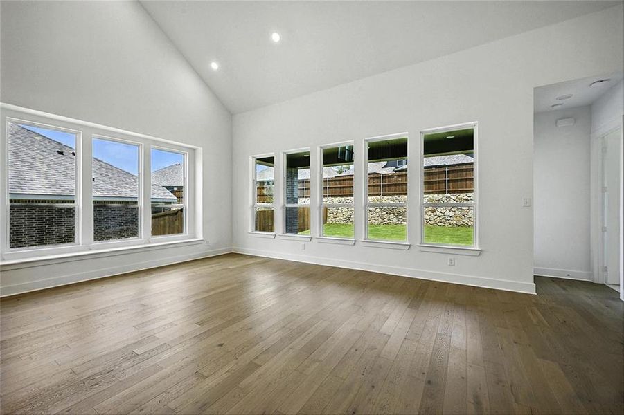 509RedBarnDrCAMBC018 509RedBarnDrCAMBC018