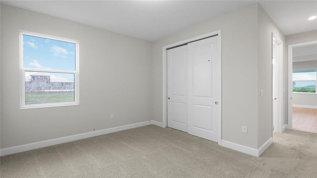 Spacious, unfurnished interior of a new home in Cresswind at Lake Harris, Tavares (Image 39).